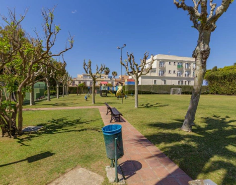 Apartment for sale in Alcazaba Beach, Estepona East