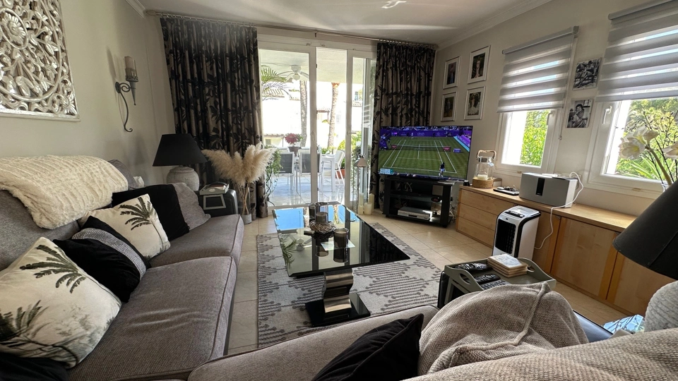 Apartamento en venta en Alcazaba Beach, Estepona Este