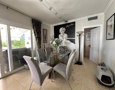 Apartment for sale in Alcazaba Beach, Estepona East