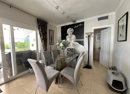 ENCANTADOR APARTAMENTO EN VENTA EN ALCAZABA BEACH