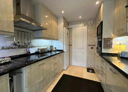 ENCANTADOR APARTAMENTO EN VENTA EN ALCAZABA BEACH