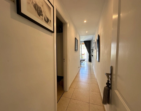 Apartment for sale in Alcazaba Beach, Estepona East