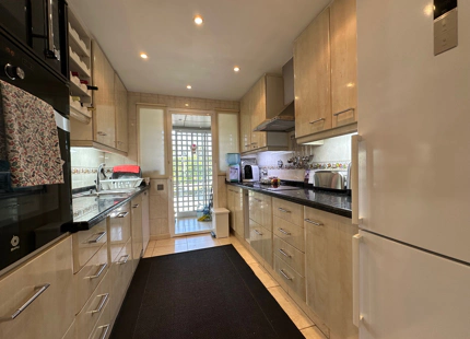 ENCANTADOR APARTAMENTO EN VENTA EN ALCAZABA BEACH