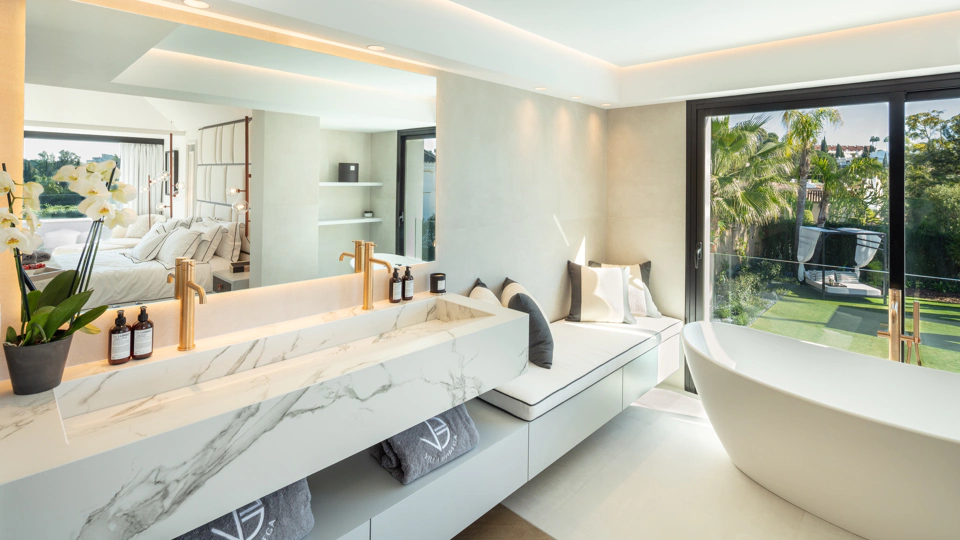 Villa en venta en Nueva Andalucia, Marbella