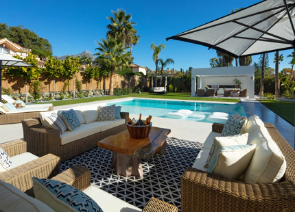 VILLA DE LUJO CON VISTAS A LA MONTAÑA EN VENTA EN NUEVA ANDALUCÍA