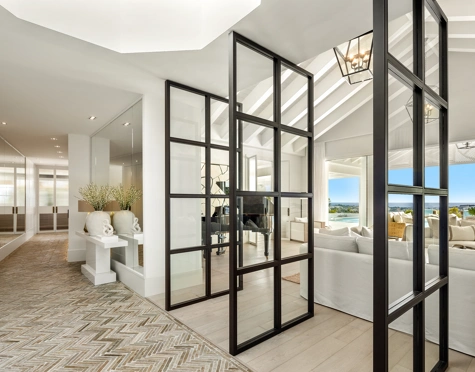 Villa for sale in La Cerquilla, Nueva Andalucia