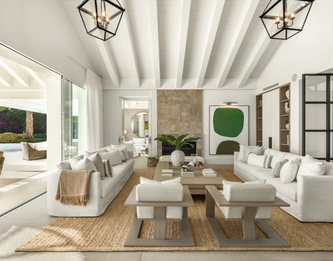 Villa for sale in La Cerquilla, Nueva Andalucia