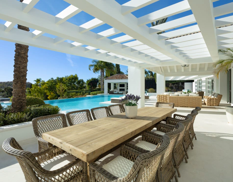 Villa for sale in La Cerquilla, Nueva Andalucia