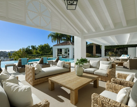 Villa for sale in La Cerquilla, Nueva Andalucia