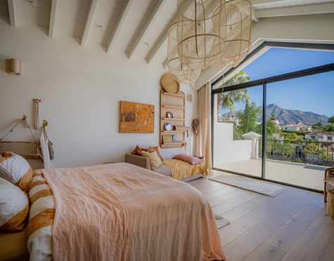 Villa en venta en El Herrojo, Benahavis