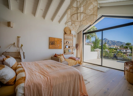 EXTRAORDINARY MODERN VILLA IN EL HERROJO, BENAHAVIS