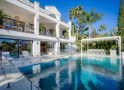 EXTRAORDINARY MODERN VILLA IN EL HERROJO, BENAHAVIS