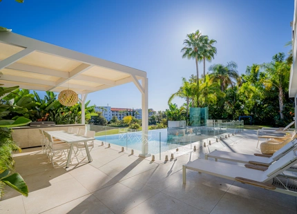 EXTRAORDINARY MODERN VILLA IN EL HERROJO, BENAHAVIS