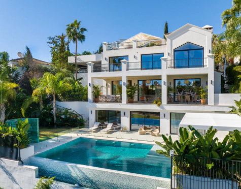 EXTRAORDINARIA VILLA MODERNA EN EL HERROJO, BENAHAVIS