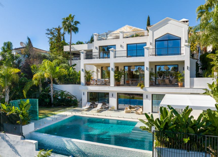 EXTRAORDINARY MODERN VILLA IN EL HERROJO, BENAHAVIS