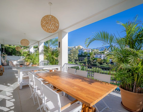 Villa en venta en El Herrojo, Benahavis