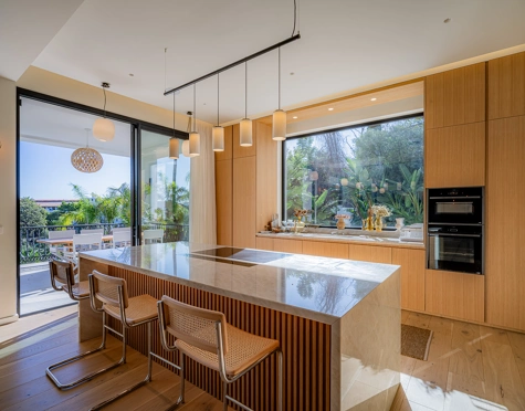 Villa en venta en El Herrojo, Benahavis