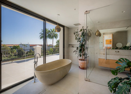 EXTRAORDINARY MODERN VILLA IN EL HERROJO, BENAHAVIS