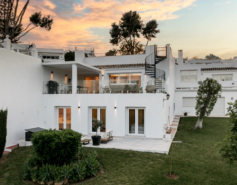 Adosado en venta en Nueva Andalucia, Marbella