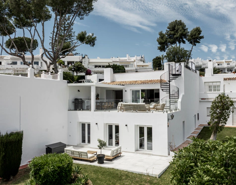 Adosado en venta en Nueva Andalucia, Marbella