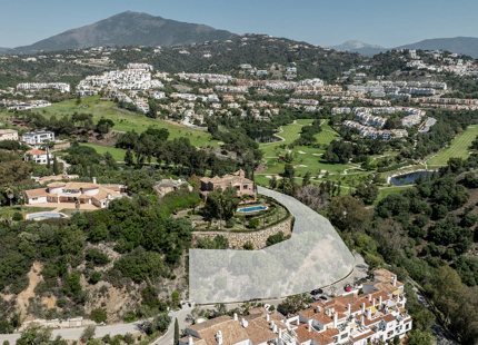 PARCELA DISTINTIVA CON PROYECTO DE VILLA BALINESA EN VENTA EN LOS ALMENDROS, BENAHAVIS
