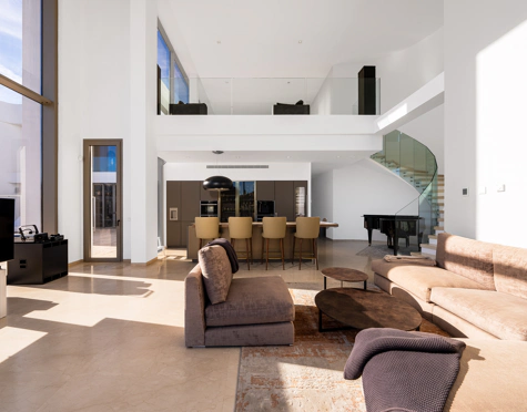 Villa for sale in Benahavis