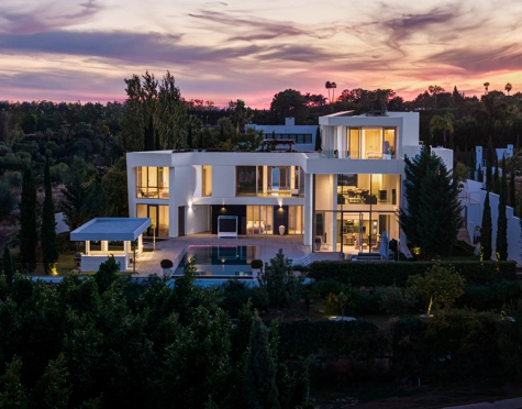 Villa for sale in Benahavis