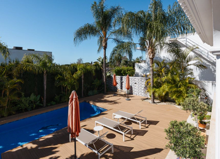 ECANTADORA VILLA MEDITERRANEA A LA VENTA EN NAGÜELES