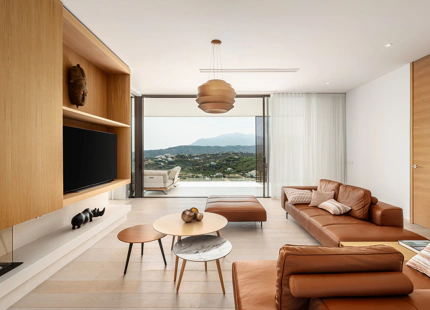 EXQUISITA VILLA DE LUJO CON VISTAS PANORAMICAS EN VENTA EN BENAHAVIS