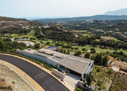 EXQUISITA VILLA DE LUJO CON VISTAS PANORAMICAS EN VENTA EN BENAHAVIS