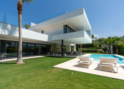SPLENDID CONTEMPORARY VILLA FOR SALE IN NUEVA ANDALUCIA, MARBELLA
