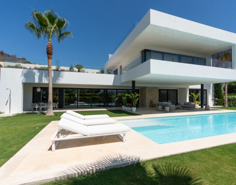 ESPLENDIDA VILLA CONTEMPORÁNEA EN VENTA EN NUEVA ANDALUCÍA, MARBELLA