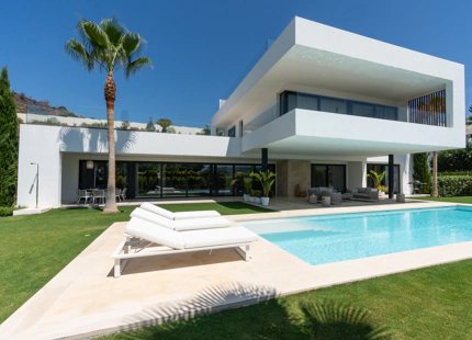 SPLENDID CONTEMPORARY VILLA FOR SALE IN NUEVA ANDALUCIA, MARBELLA