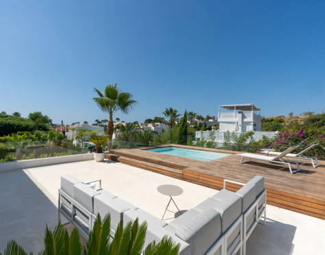 Villa en venta en Los Olivos, Nueva Andalucia