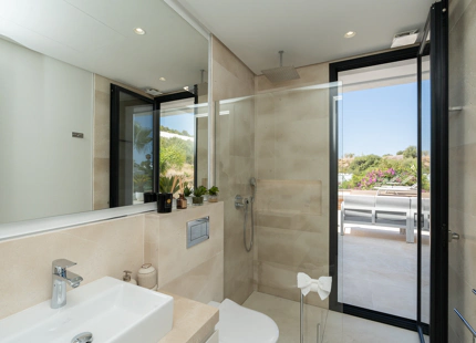 SPLENDID CONTEMPORARY VILLA FOR SALE IN NUEVA ANDALUCIA, MARBELLA