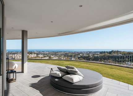 NUEVO APARTAMENTO MODERNO EN PLANTA BAJA CON VISTAS PANORAMICAS EN VENTA EN BENAHAVIS