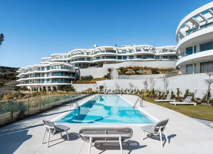 NUEVO APARTAMENTO MODERNO EN PLANTA BAJA CON VISTAS PANORAMICAS EN VENTA EN BENAHAVIS