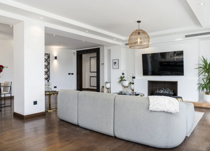 VILLA FAMILIAR CERCA DE PUERTO BANÚS EN VENTA EN NUEVA ANDALUCÍA