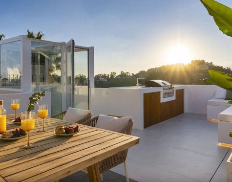 Duplex Penthouse for sale in La Quinta Hills, Benahavis