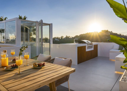 ÁTICO DÚPLEX ELEVADO EN VENTA EN LAS COLINAS DE LA QUINTA, BENAHAVIS