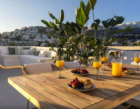 Duplex Penthouse for sale in La Quinta Hills, Benahavis