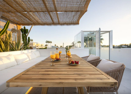 ÁTICO DÚPLEX ELEVADO EN VENTA EN LAS COLINAS DE LA QUINTA, BENAHAVIS