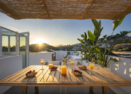 ÁTICO DÚPLEX ELEVADO EN VENTA EN LAS COLINAS DE LA QUINTA, BENAHAVIS