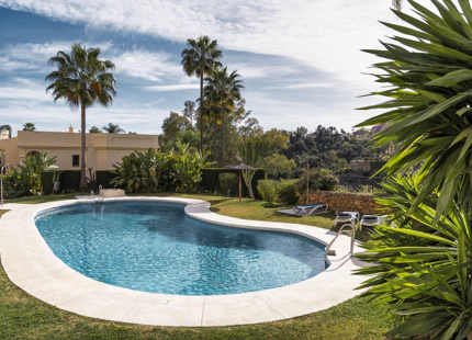 ÁTICO DÚPLEX ELEVADO EN VENTA EN LAS COLINAS DE LA QUINTA, BENAHAVIS