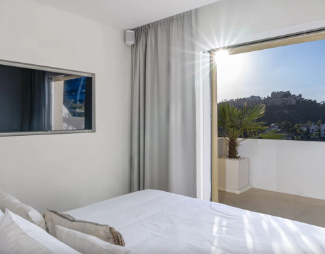 Duplex Penthouse for sale in La Quinta Hills, Benahavis