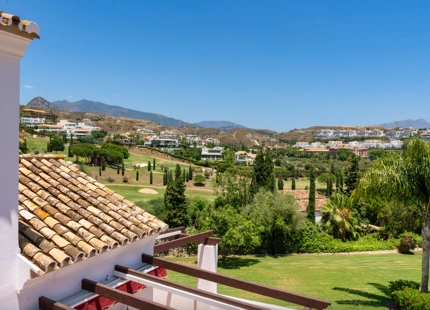 MANSION WITH LARGE GARDEN FOR SALE IN ESTEPONA EAST