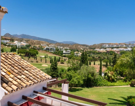 Villa for sale in Cancelada, Estepona East