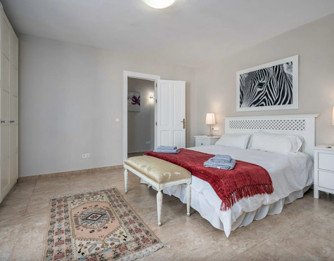 Villa for sale in Cancelada, Estepona East