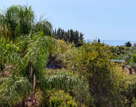 Villa for sale in Cancelada, Estepona East