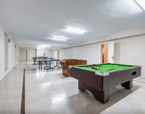 Villa for sale in Cancelada, Estepona East